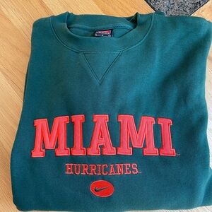 Men’s Nike Crew Sweatshirt, Size Large, never worn